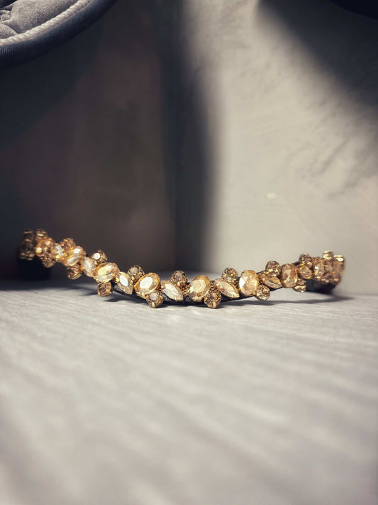 Sample nr.6 brown full ornamental jewelry piece with intricate gold and pearl detailing