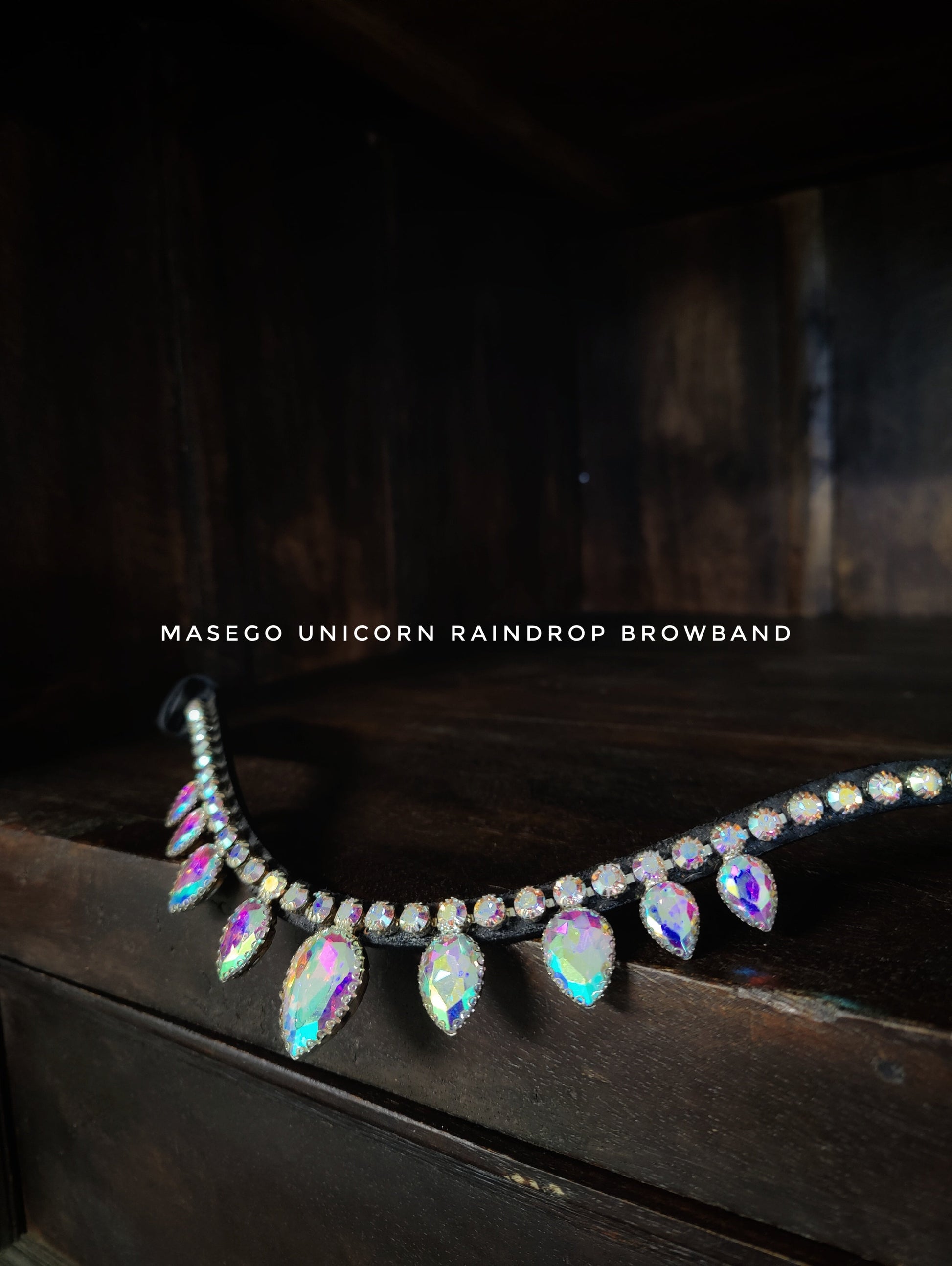 Unicorn Raindrop Browband with large dropshaped crystals on soft leather and embossed logo