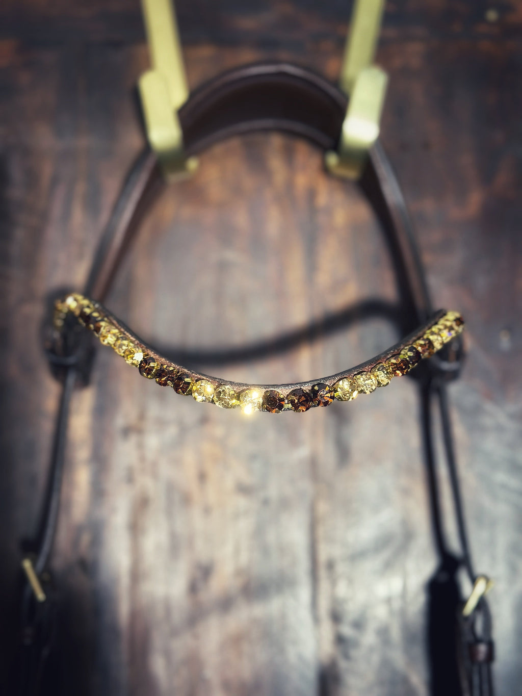Irish coffee browband with vibrant 8mm Swarovski stones and quick-release clasp on leather bridle