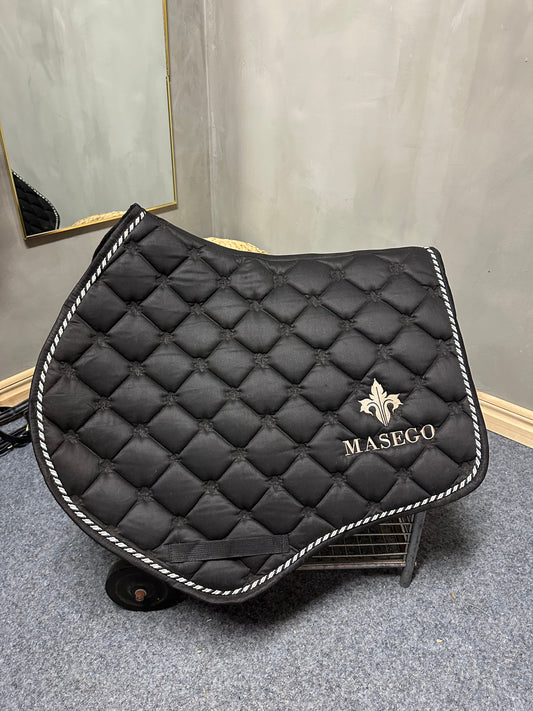 SAMPLE saddle pad jumping