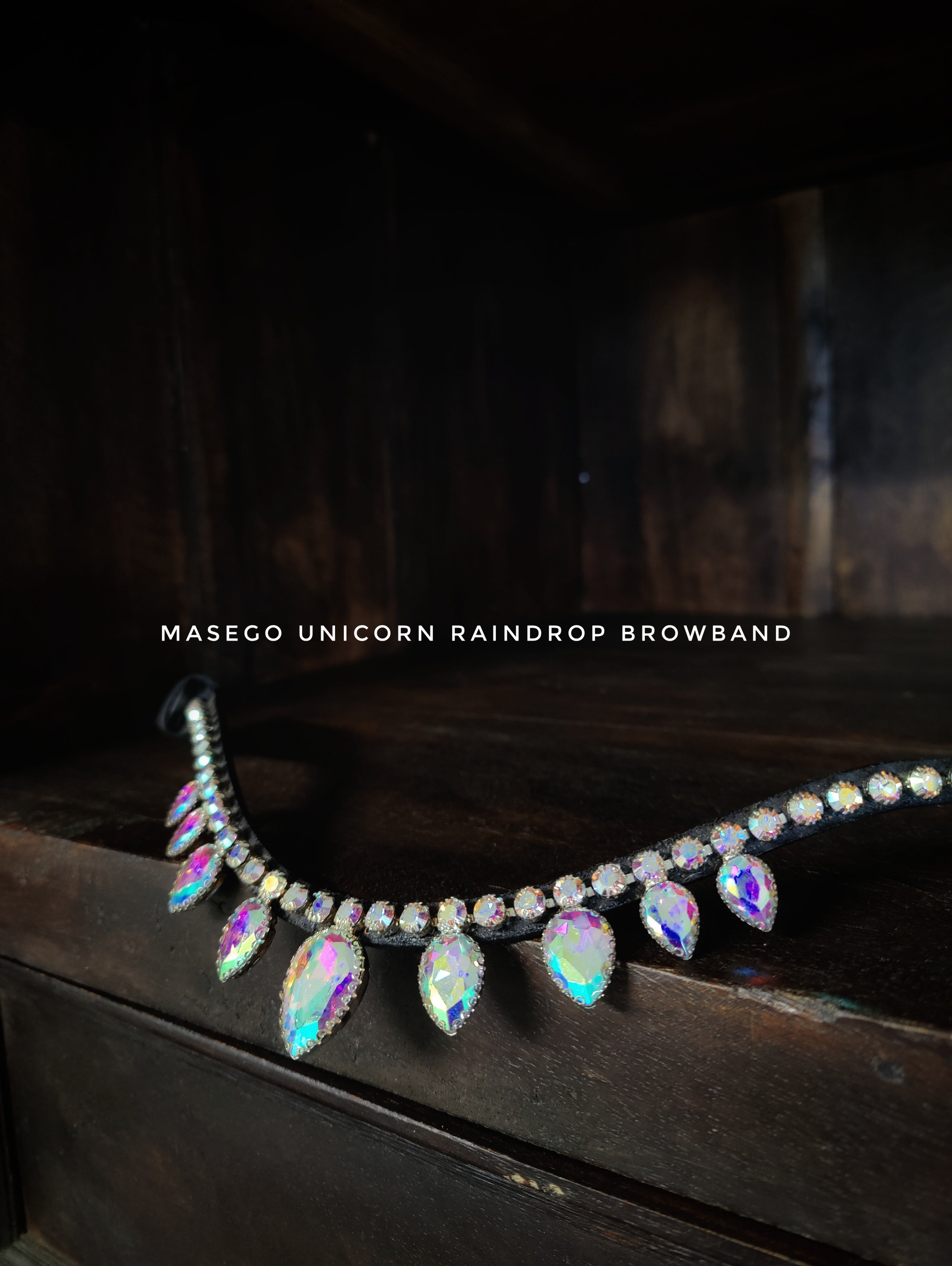 Unicorn Raindrop Browband with large dropshaped crystals on soft leather and embossed logo