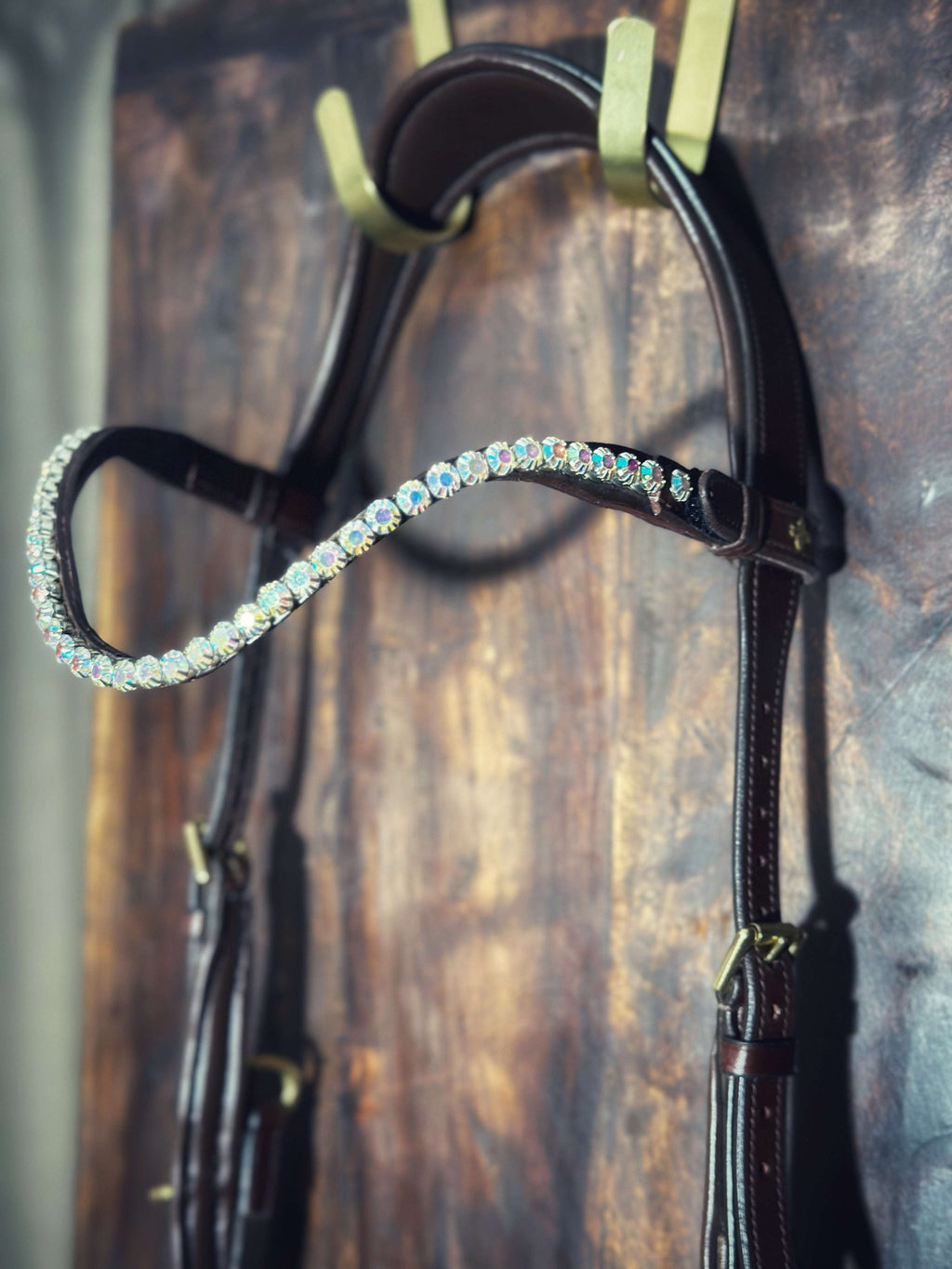 White rainbow U-shape